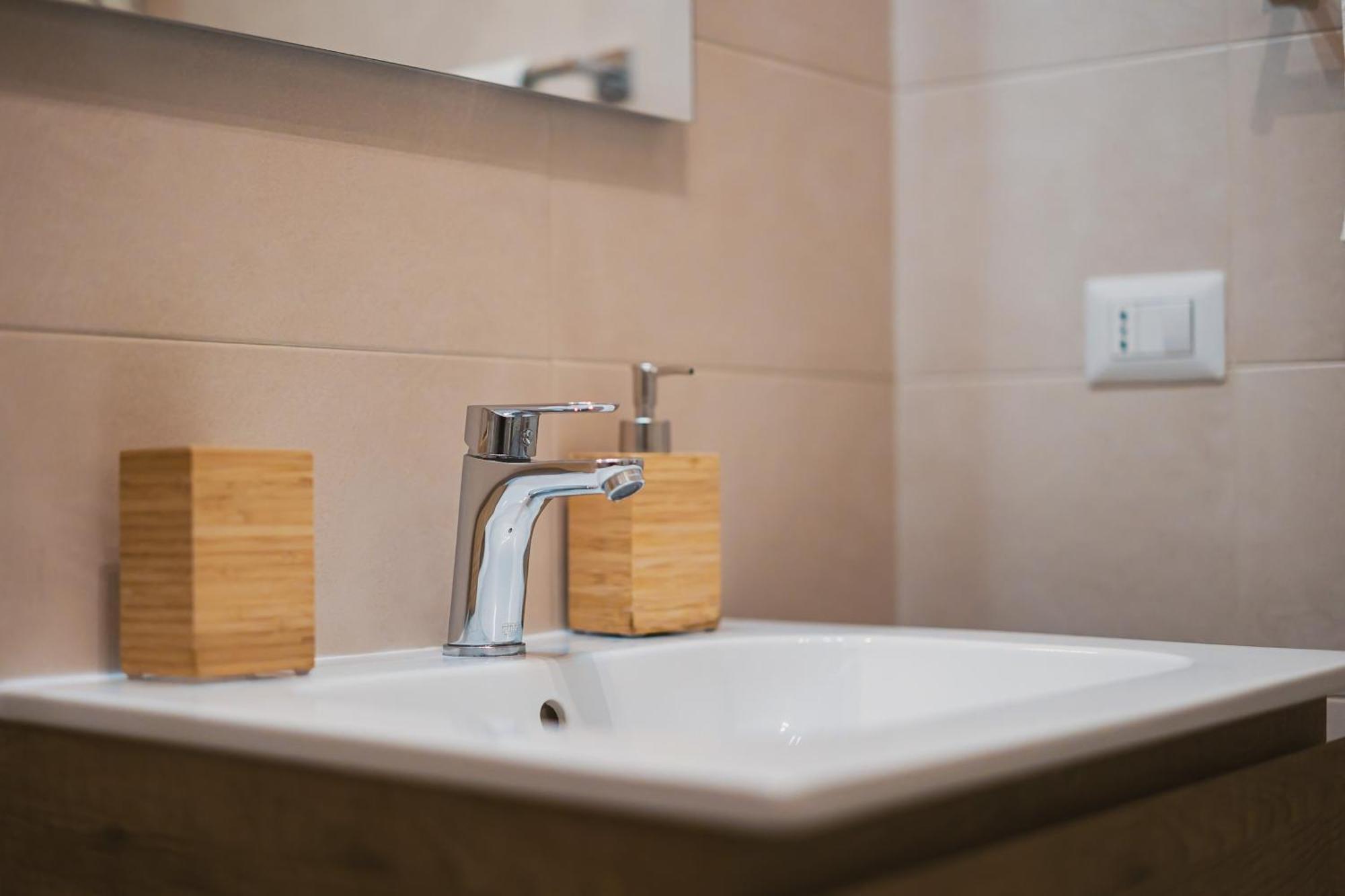 Apulia Rooms Бари Экстерьер фото